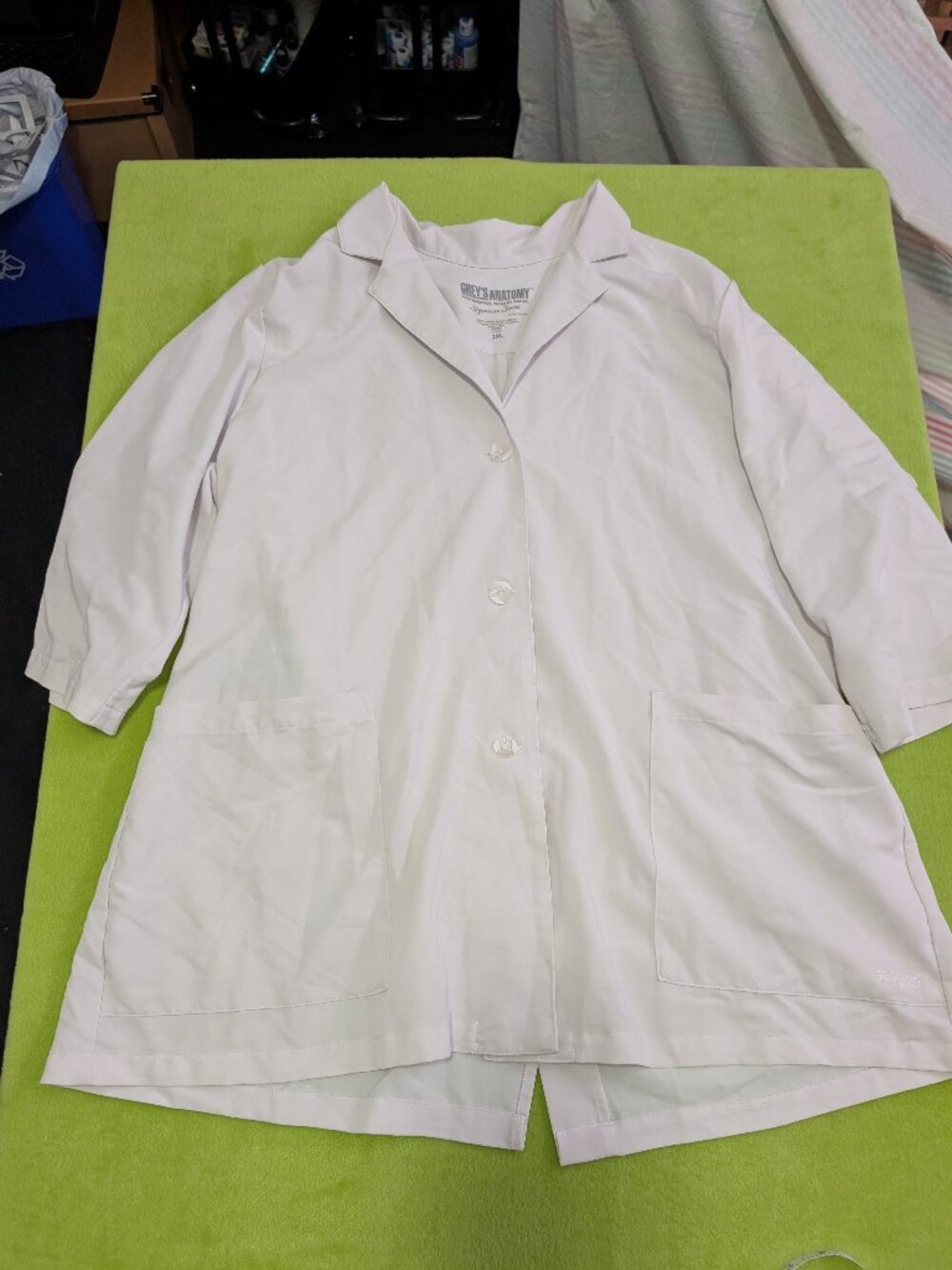 Grey's Anatomy by Barco Signature Women's White Coat Half Sleeve 2XL